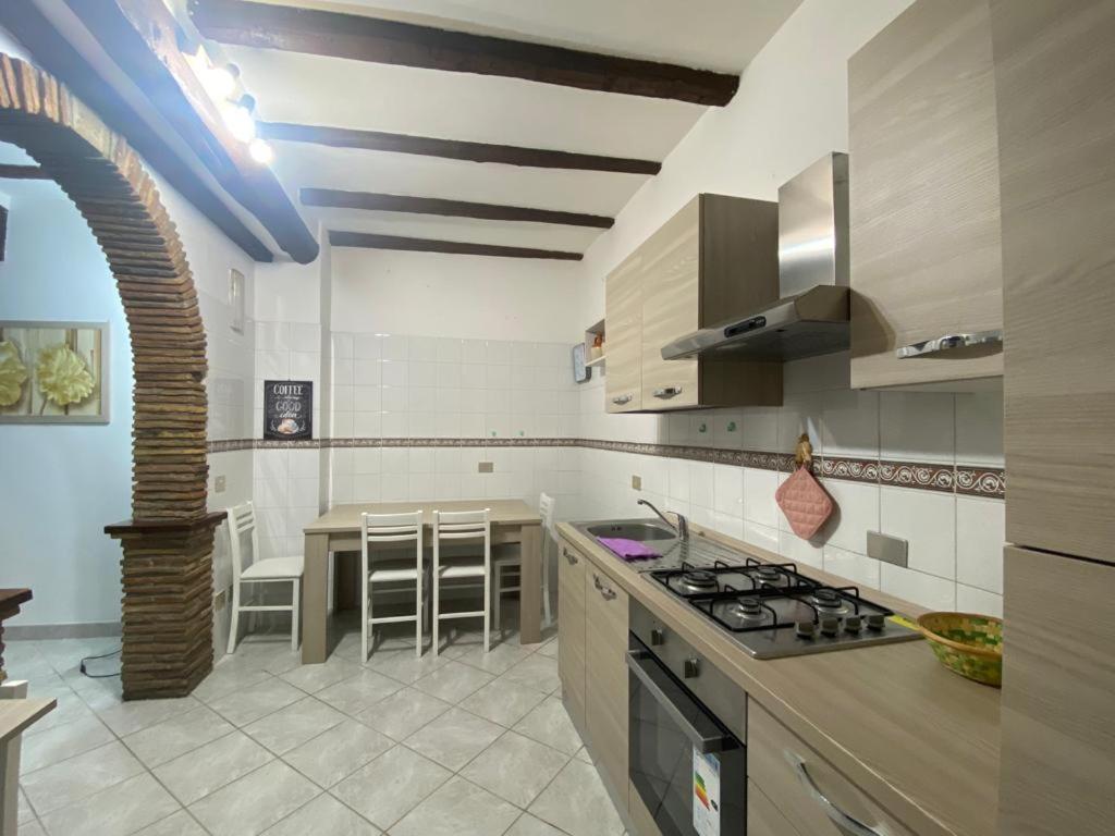 La Fanciulla Velca Apartment ตาร์กวิเนีย ภายนอก รูปภาพ