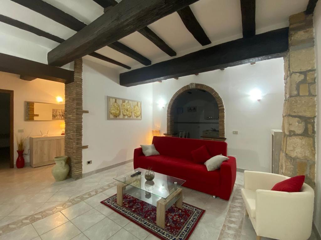 La Fanciulla Velca Apartment ตาร์กวิเนีย ภายนอก รูปภาพ