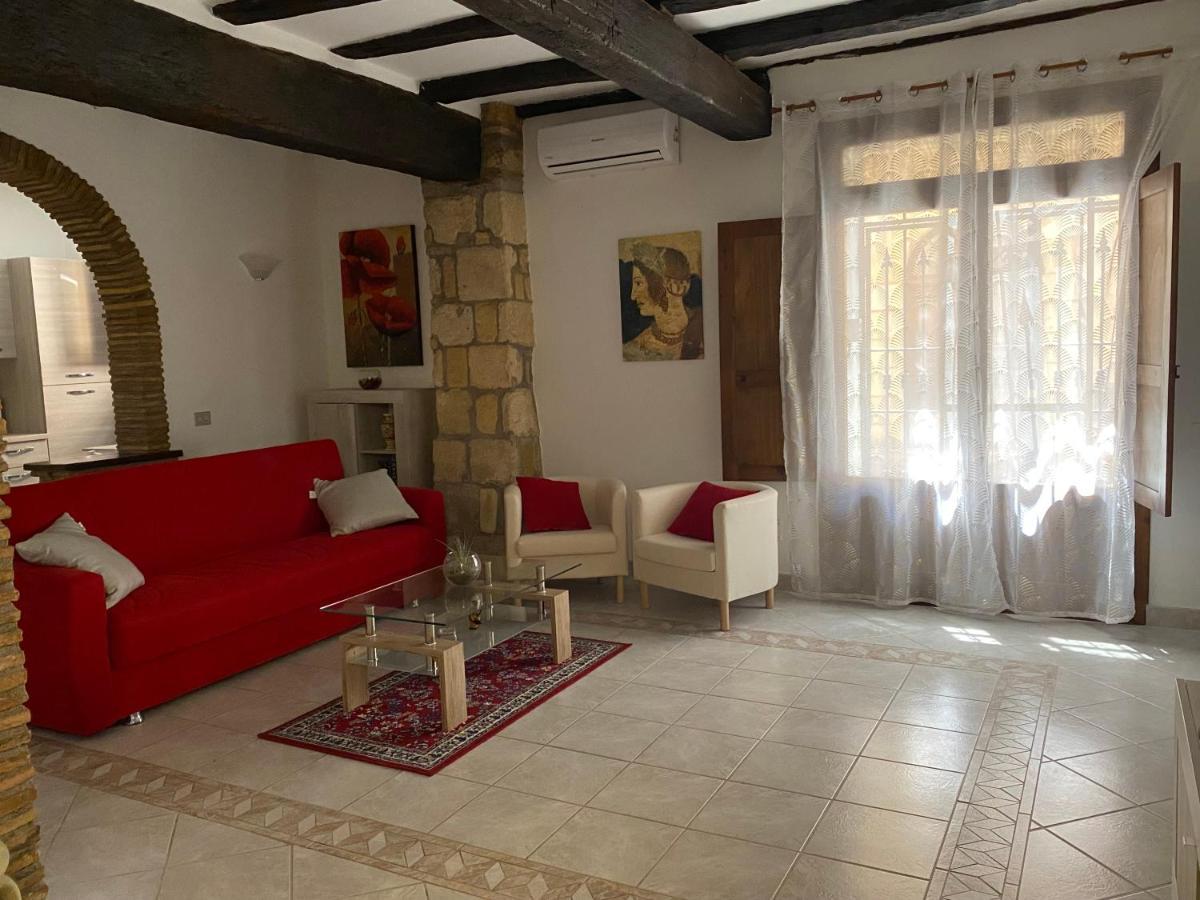 La Fanciulla Velca Apartment ตาร์กวิเนีย ภายนอก รูปภาพ